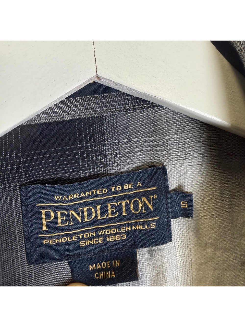Pendleton Men’s Gray Black Plaid Shirt Long Sleeve Size Small - Picture 2 of 5